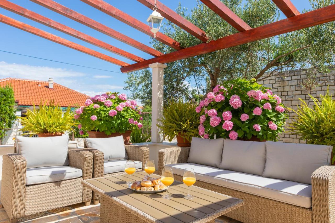Apartments4You Supetar-The Best And Most Popular Apartments For Discovering The Island - Free Parking - 200 Meters From The Beach Exterior photo
